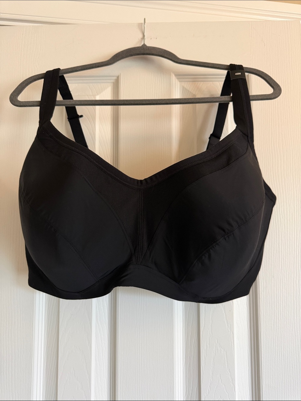 NWT torrid 42H Black Active Bra